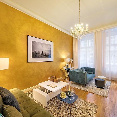 Prague Days - Luxurious Apartments Lesser Town Eksteriør bilde