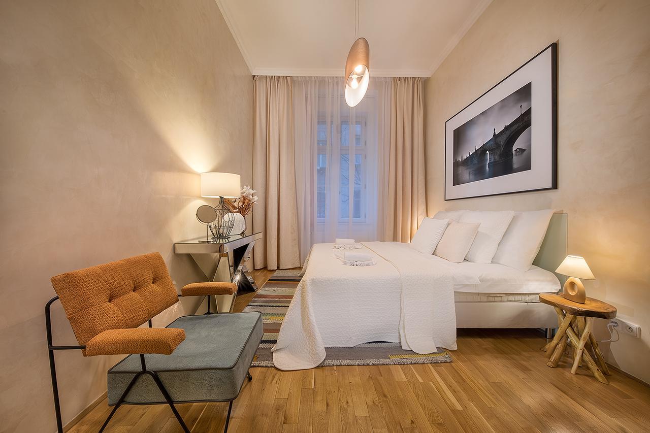 Prague Days - Luxurious Apartments Lesser Town Eksteriør bilde