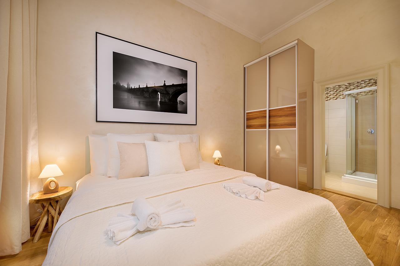 Prague Days - Luxurious Apartments Lesser Town Eksteriør bilde